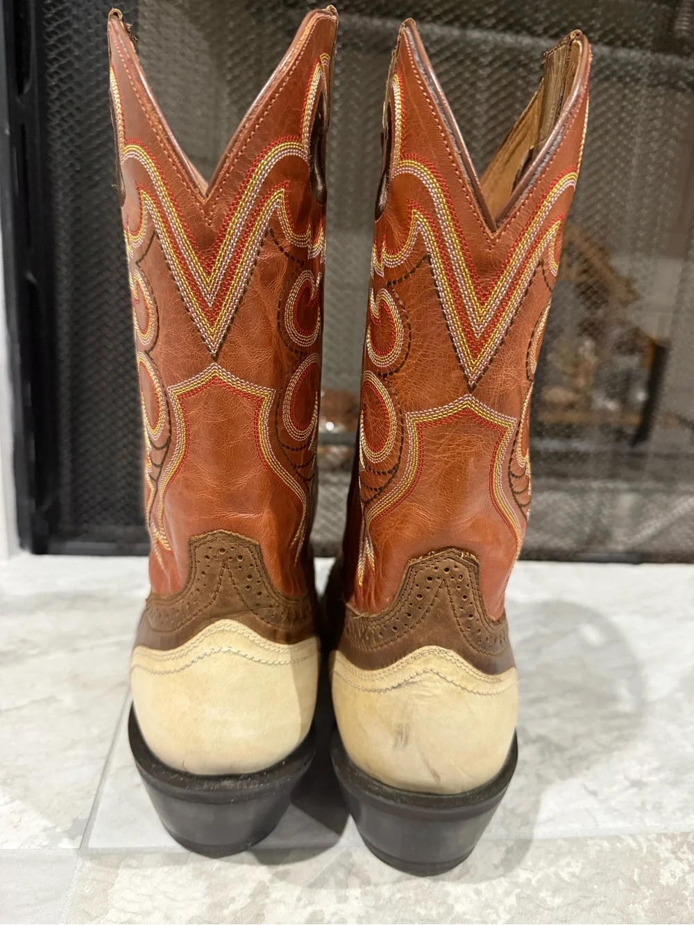 Ariat Men's Two-Tone Brown and Tan Western Pull-On Boots